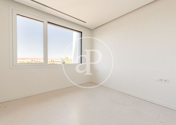 Triplex penthouse for rent in La Finca