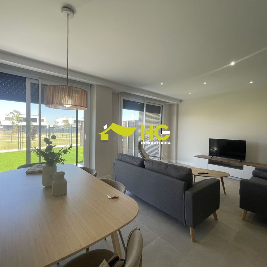 Alquiler Chalet Pareado en Monte de la Villa, Villaviciosa De Odón - Foto 1