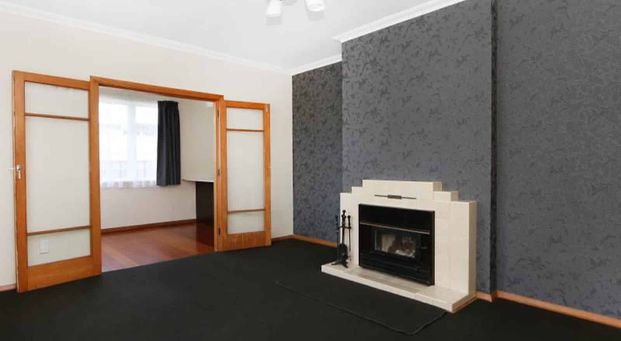 THREE BEDROOMS - WEST END - Photo 1