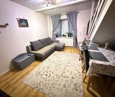 2 bedroom semi-detached house to rent - Photo 5