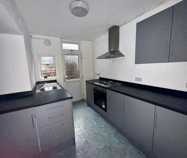 3 bedroom terraced house to rent - Photo 4