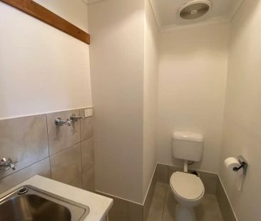 “STUNNING RENOVATED 3BR TOWNHOUSE WITH LOCK UP AUTO GGE ONLY METERS... - Photo 6