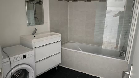 Location Appartement 3 pièces 66m² DOUAI 59500 - Photo 3