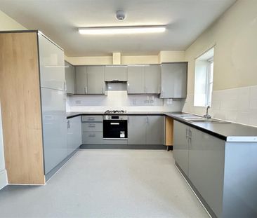 2 Bedroom Apartment To Let - Photo 4