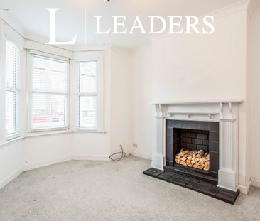 3 bedroom house to rent Albany Avenue, SS0 - Photo 1