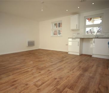 Station Road, - Photo 2