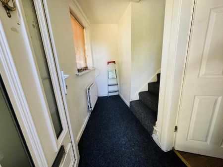 3 bedroom end of terrace house to rent - Photo 4