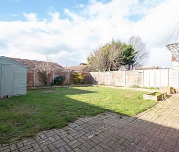 3 bedroom semi-detached house to rent - Photo 3