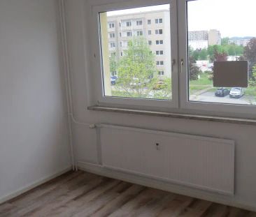 praktische 3-Zimmerwohnung mit Fernblick u. Balkon - Photo 2