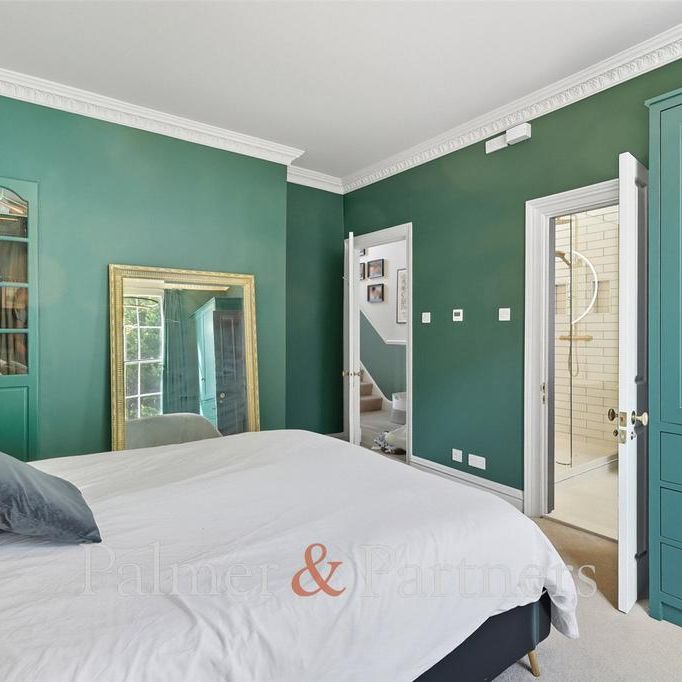 4 bedroom end of terrace house to rent - Photo 1