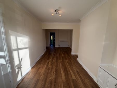 2 bedroom semi-detached house to rent - Photo 5