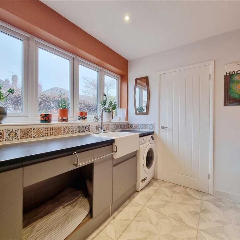 3 bedroom property to rent - Photo 1
