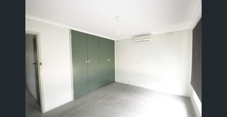 FAMILY HOME IN CENTRAL NOBLE PARK - Photo 3
