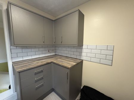 Elwyn Road, March - Photo 4