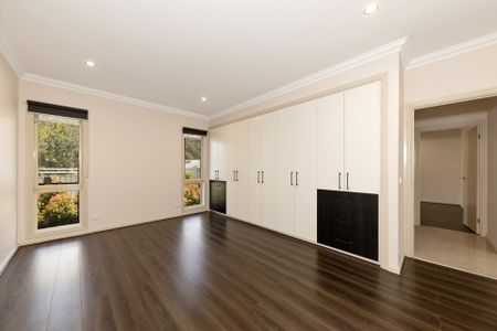 Charming Home in Prestigious O'Malley - Photo 5