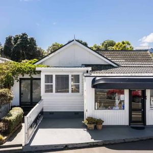 Coastal Living in Plimmerton - Photo 2