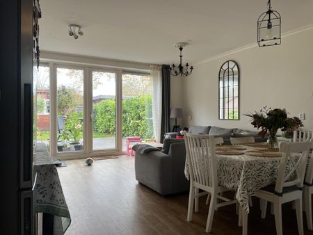 Bertha von Suttnerstraat, 2131VW, Hoofddorp - Photo 2