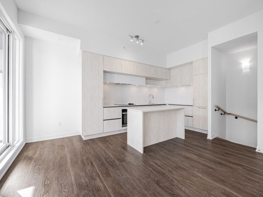 For Lease - 2 Steckley House Lane Unit# 920, Richmond Hill, Ontario - Photo 1