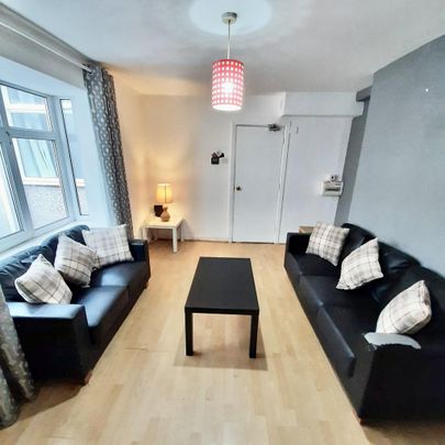 5 bedroom house to rent - Photo 1