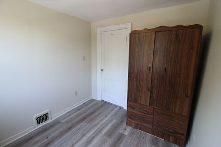 For Lease - 18 Glenvalley Drive, Toronto, Ontario - Photo 4