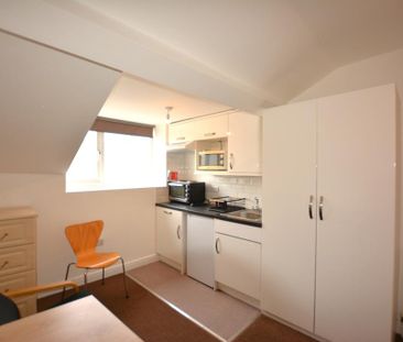 House of multiple occupation to rent - Photo 1