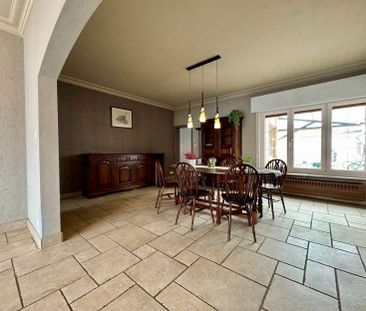 Gezinswoning met 2 à 3 slaapkamers en tuin nabij het centrum van Ou... - Photo 2