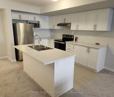 Townhouse For Lease | E8129334 - Photo 4