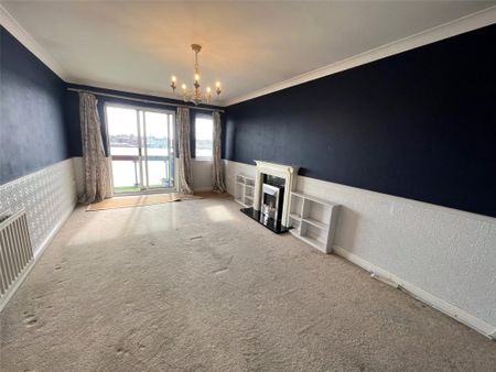 2 Bedroom Flat / Apartment - Quayside Road, Southampton - Photo 2