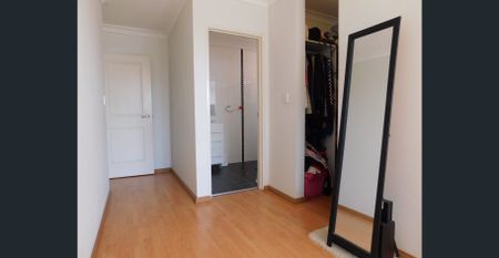 Bright Spacious Four (4) Bedrooms Duplex - Peakhurst - Photo 4