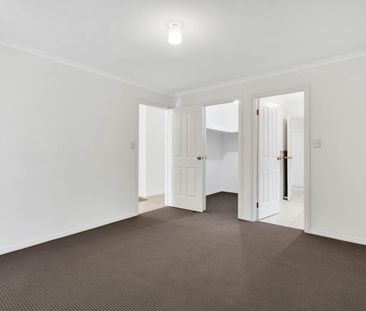 Perfect Family Living in Ideal Location! - Photo 2