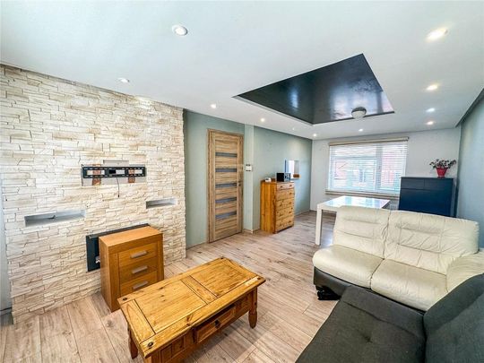 4 bedroom terraced house to rent - Photo 1