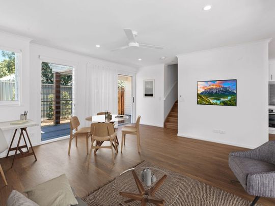 "Cypress" Stylish Townhouse Offering Relaxed Byron Bay Living - Photo 1