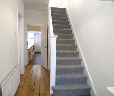 Double Room- Just off Gloucester Road - Photo 1