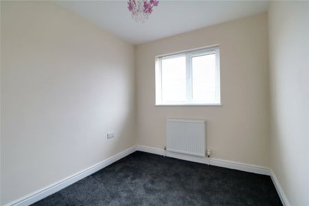 Far Ings Road, Barton-upon-Humber, Lincolnshire, DN18 5AZ - Photo 3