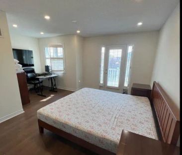 311 OAKTREE CIRCLE E - Photo 2