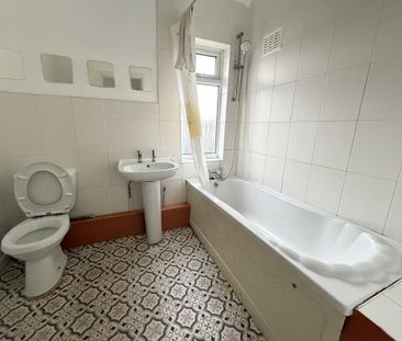 2 bedroom semi-detached house to rent - Photo 5