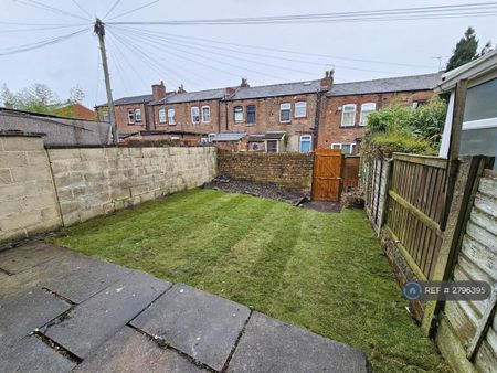 3 bedroom terraced house to rent - Photo 3