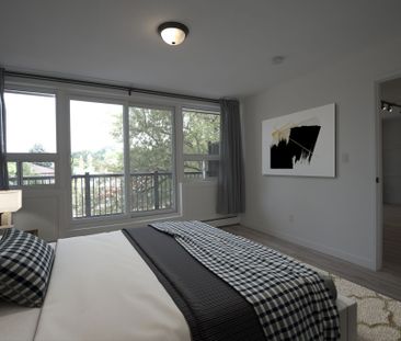For Lease - 291 Scarlett Road Unit# 303, Toronto, Ontario - Photo 4