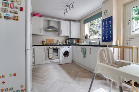 3 Bedroom - Photo 4