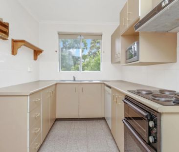 Spacious, Stunning, Conveniently Located Townhouse For Lease - Photo 6