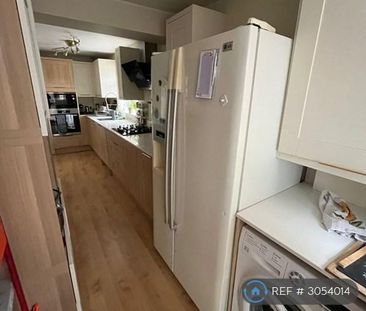 3 bedroom detached house to rent - Photo 5