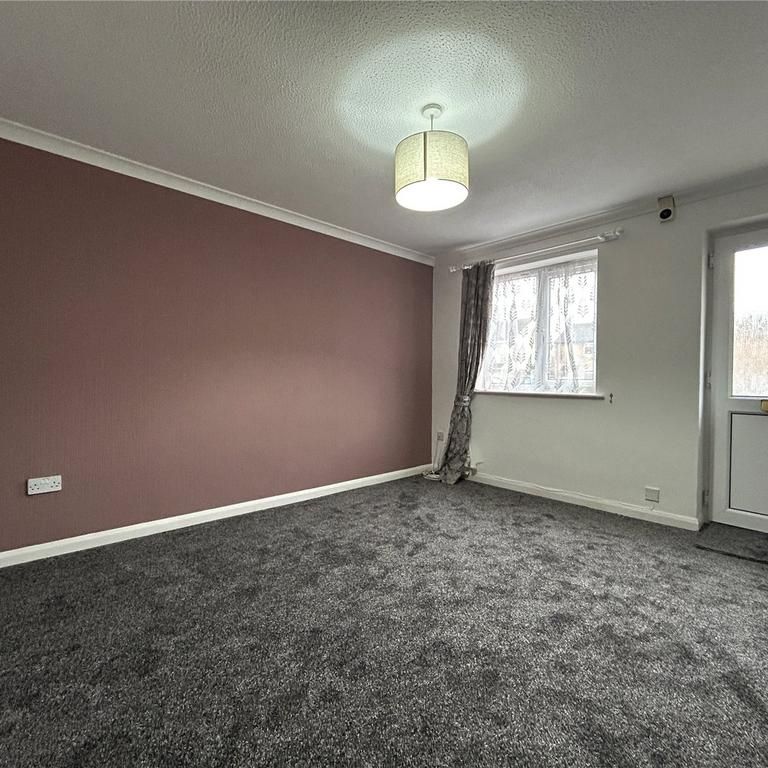 2 bedroom property to rent - Photo 1