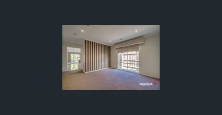 BURBANK EX DISPLAY IN REFLECTIONS ! - Photo 5