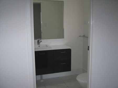 3 BEDROOM TOWNHOUSE FOR RENT - Photo 5