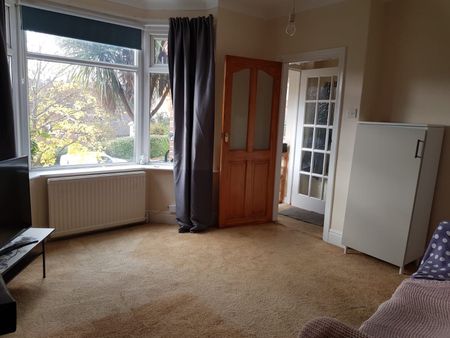 3 bedroom semi-detached house to rent - Photo 5