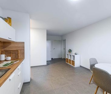 Saniertes & möblierte WG Zimmer in einer 3er WG in zentraler Lage z... - Foto 1