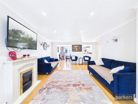 4 bedroom semi-detached house to rent - Photo 2