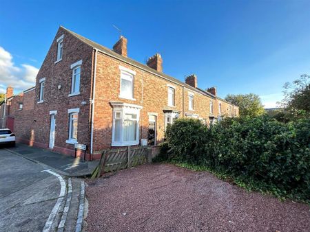 3 bedroom semi-detached house to rent - Photo 5