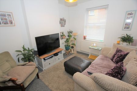 2 Bedroom Mid Terraced House, Chester - Photo 2