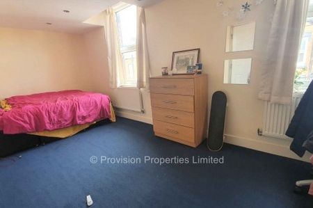 2 Bedroom Houses in Hyde Park - Photo 2